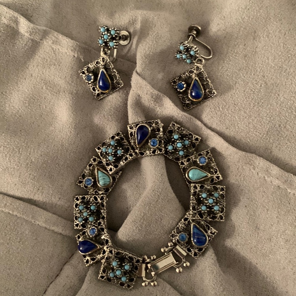 Fashion jewelry bracelet and earring set.
